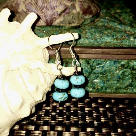 Handmade turquoise earrings in sterling silver - Picture 1 of 3